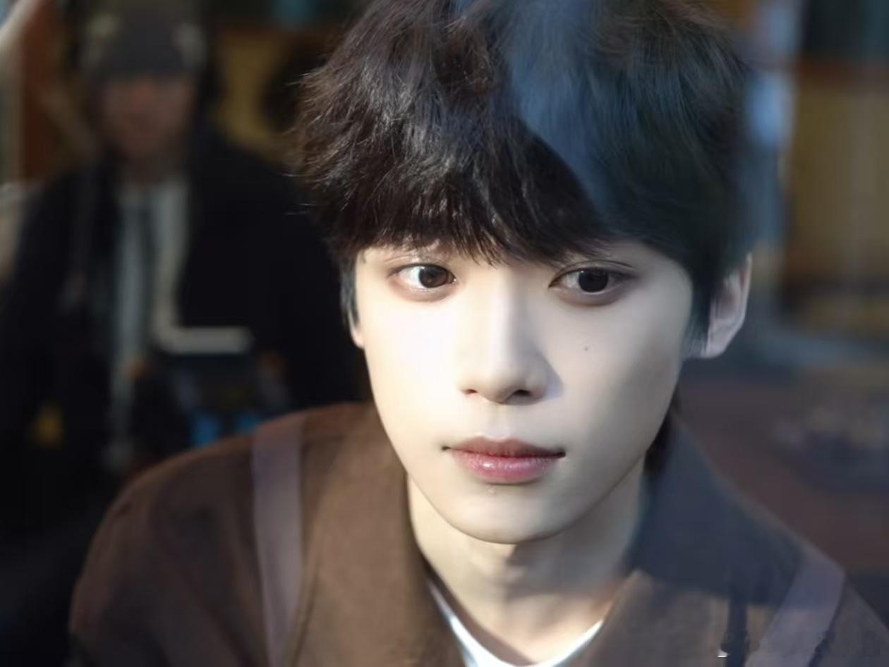 超话大赏🔮梓渝未来可期🔮新人演员梓渝 日落跌进昭昭星野，人间忽晚，山河入秋，