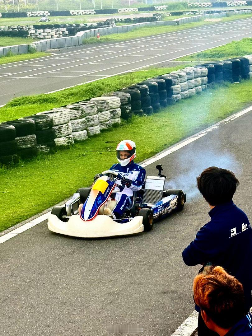 陪太子练车