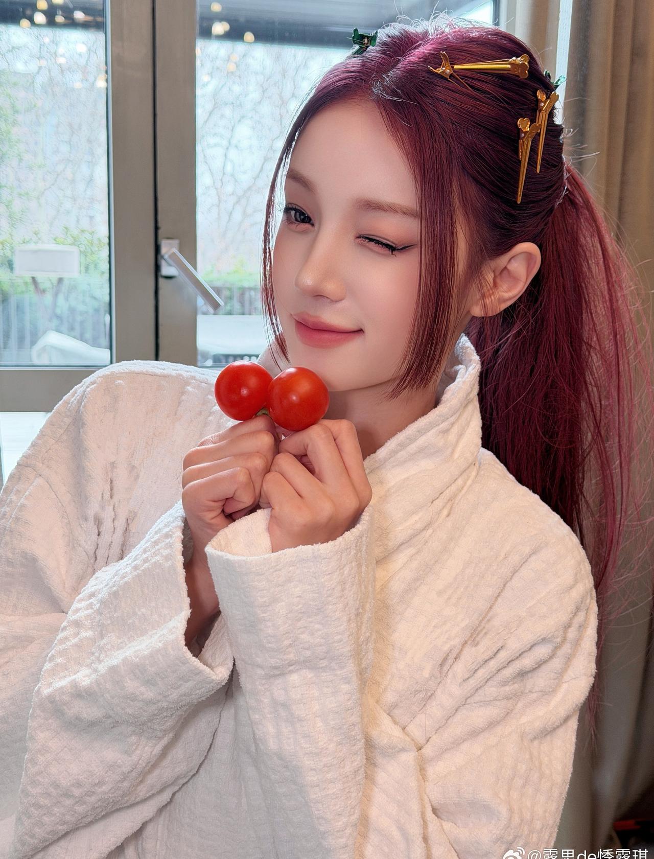 宋雨琦hello时装周宋雨琦未来可期 

“用最好的一面去面对青春” 𝓕𝓪?