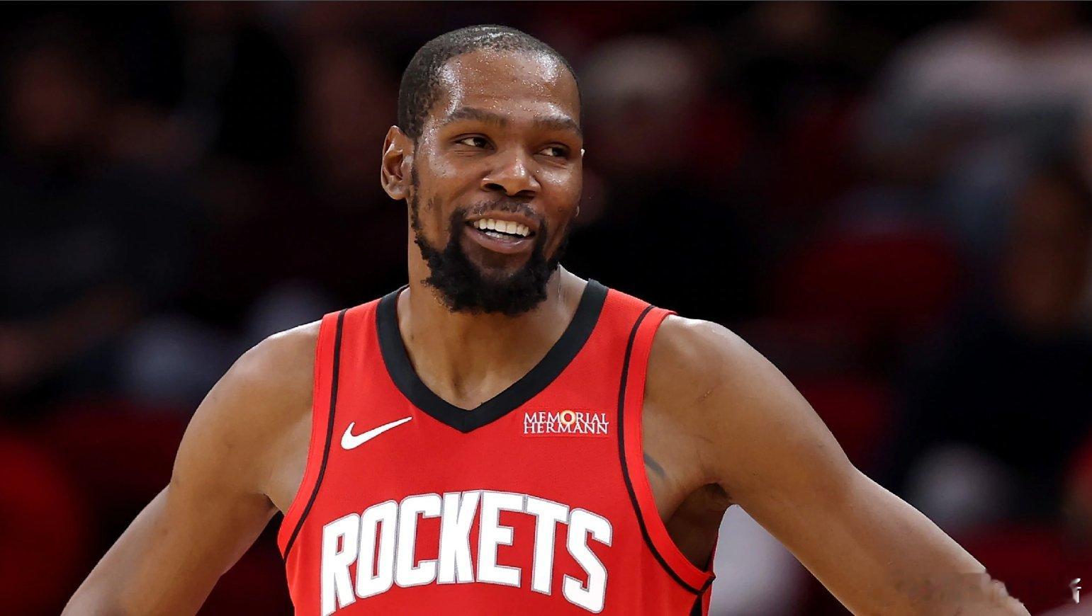 路威说若有单挑赛选杜兰特夺冠  路威在节目中讨论NBA1V1锦标赛的话题，他认为