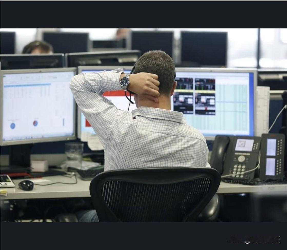 在宣布该公司将被纳入标普小型股600指数后，RingCentral Inc (N