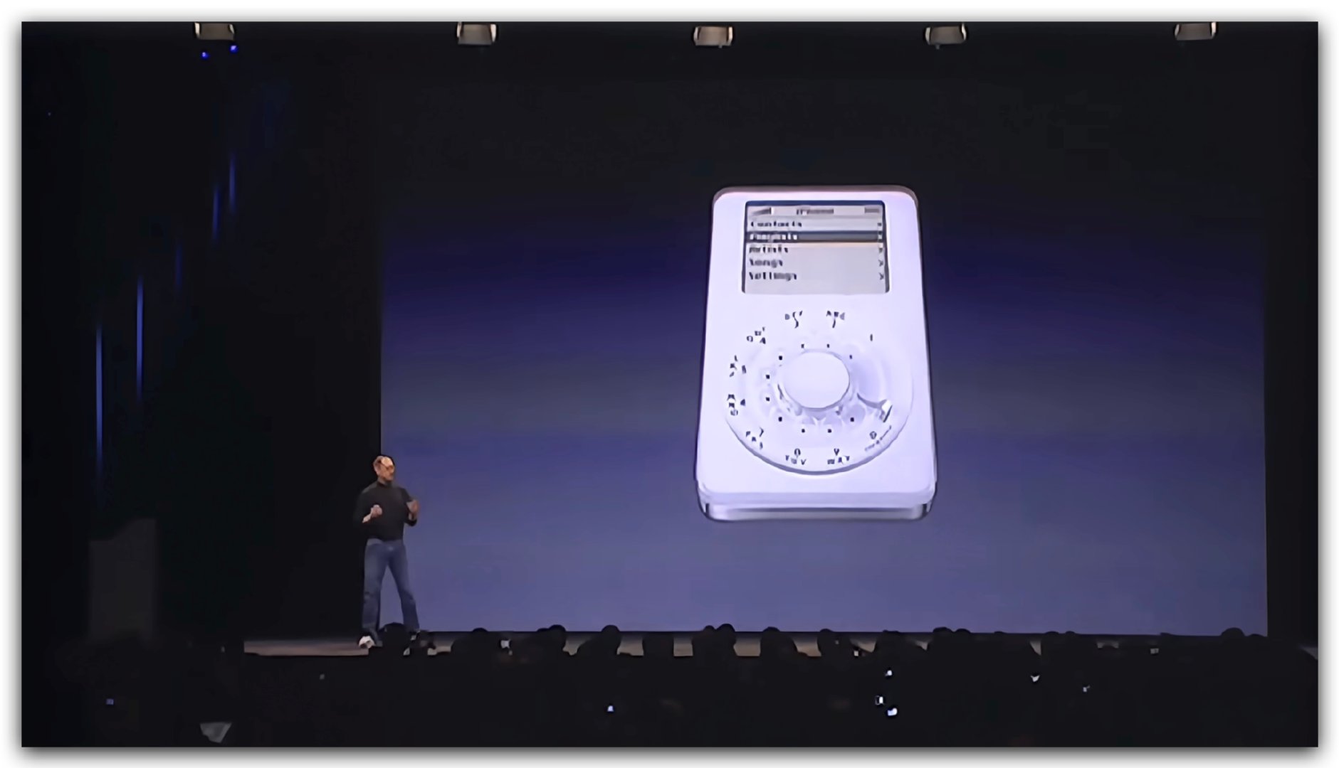 所以可不可以这样说：增加一颗超广就是在以往认知上的硬件思路。就像当年 iPhon