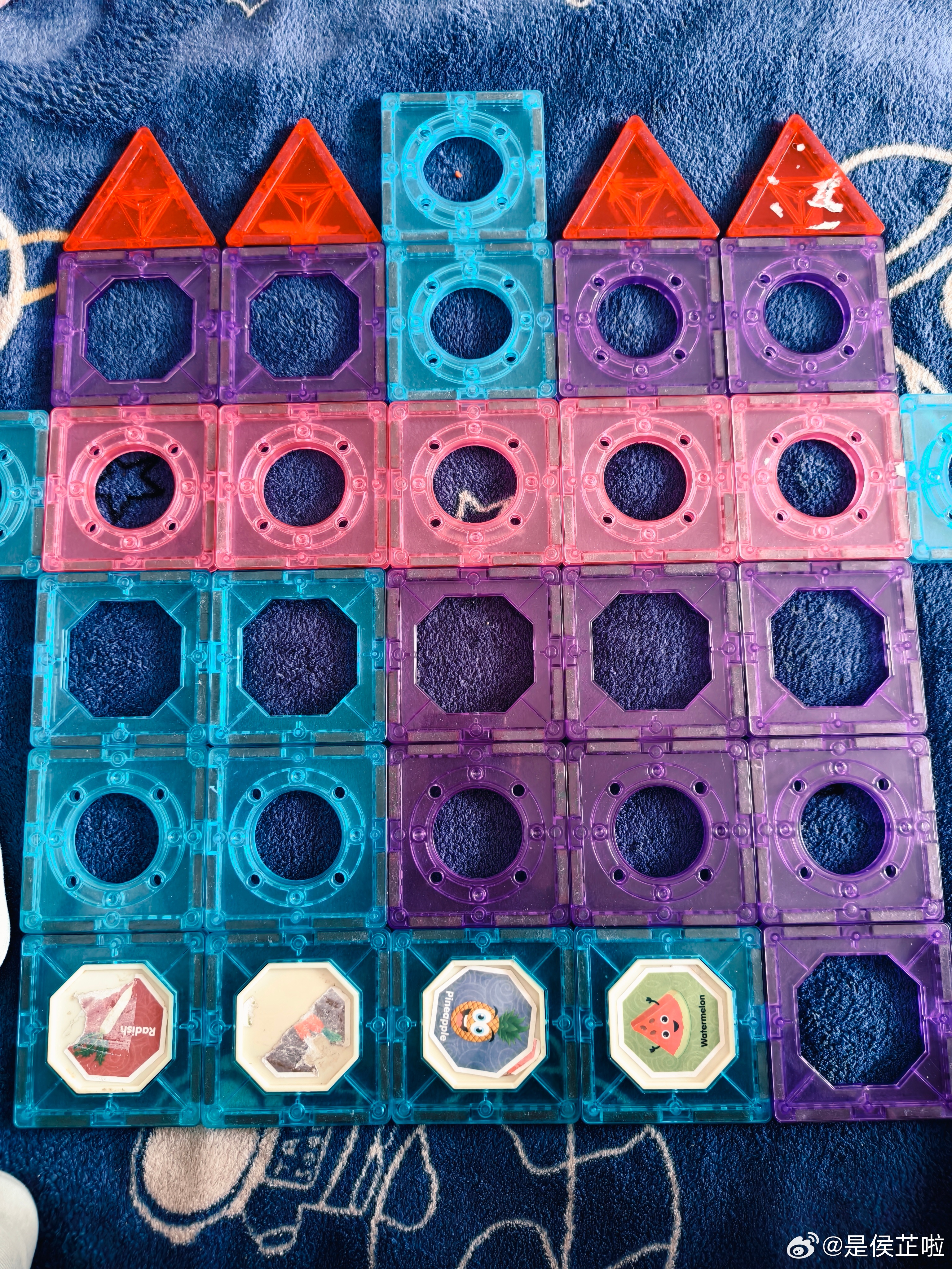 孩子在创作啦磁力片现在玩儿的可好了开学焕个新人设亲子大玩家 天津