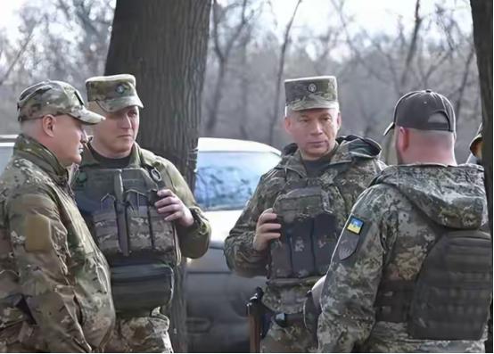 西尔斯基:乌军已掌握战场主动
 
4月9日，乌军总司令西尔斯基宣称:俄军攻势放缓