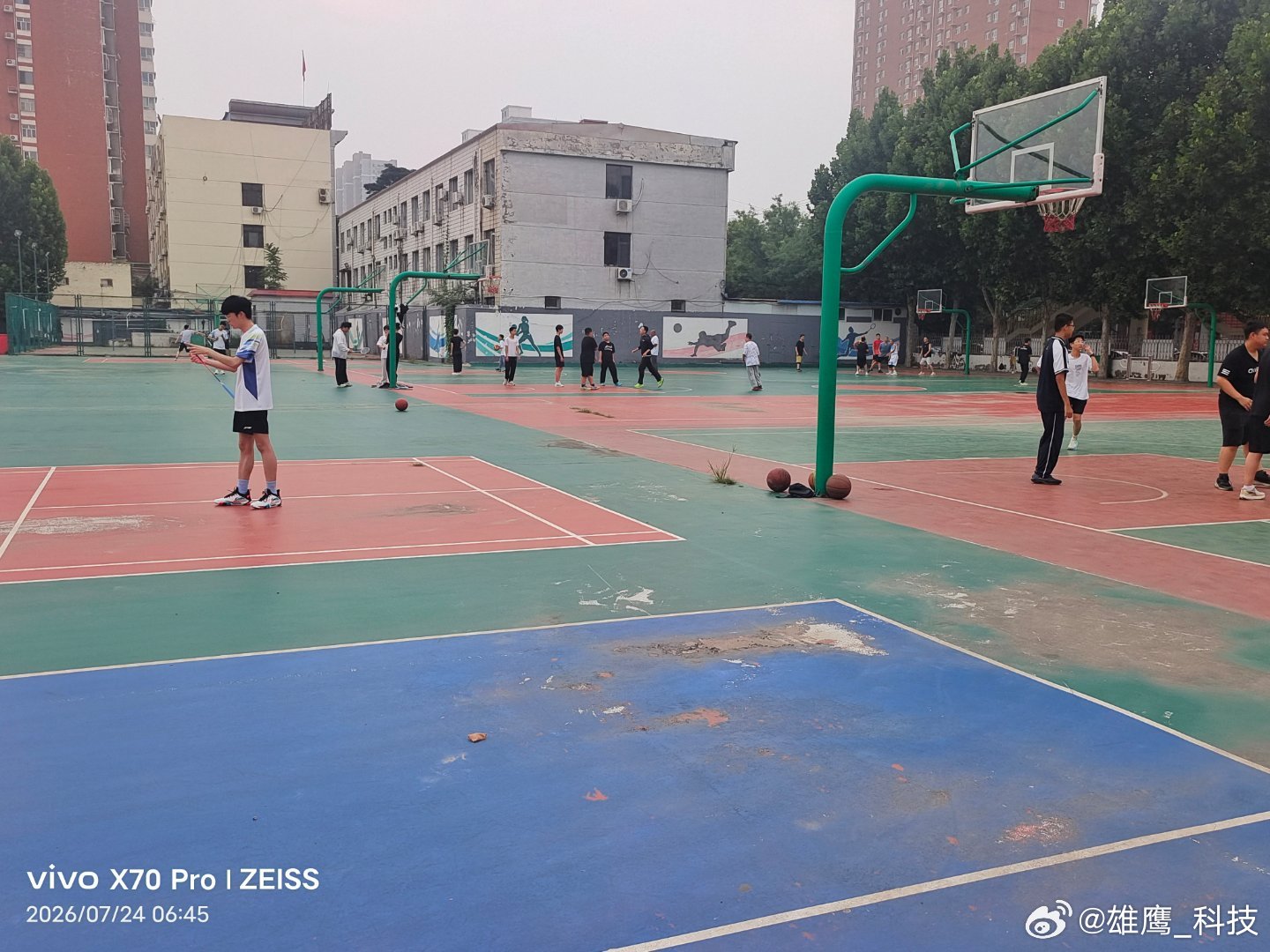 vivo 早上好！这里的运动气息好浓。手机随手拍记录生活早上好,加油