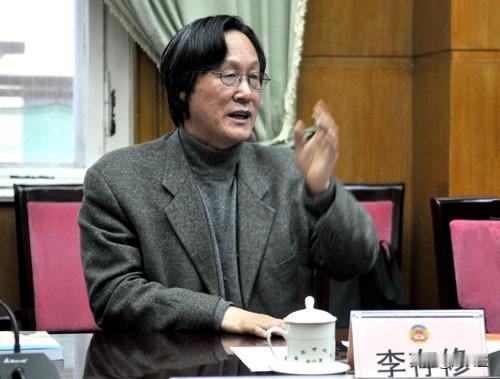 李存修的《中国当代徐霞客笔记》

2007年李存修被评为“中国当代徐霞客”，白岩