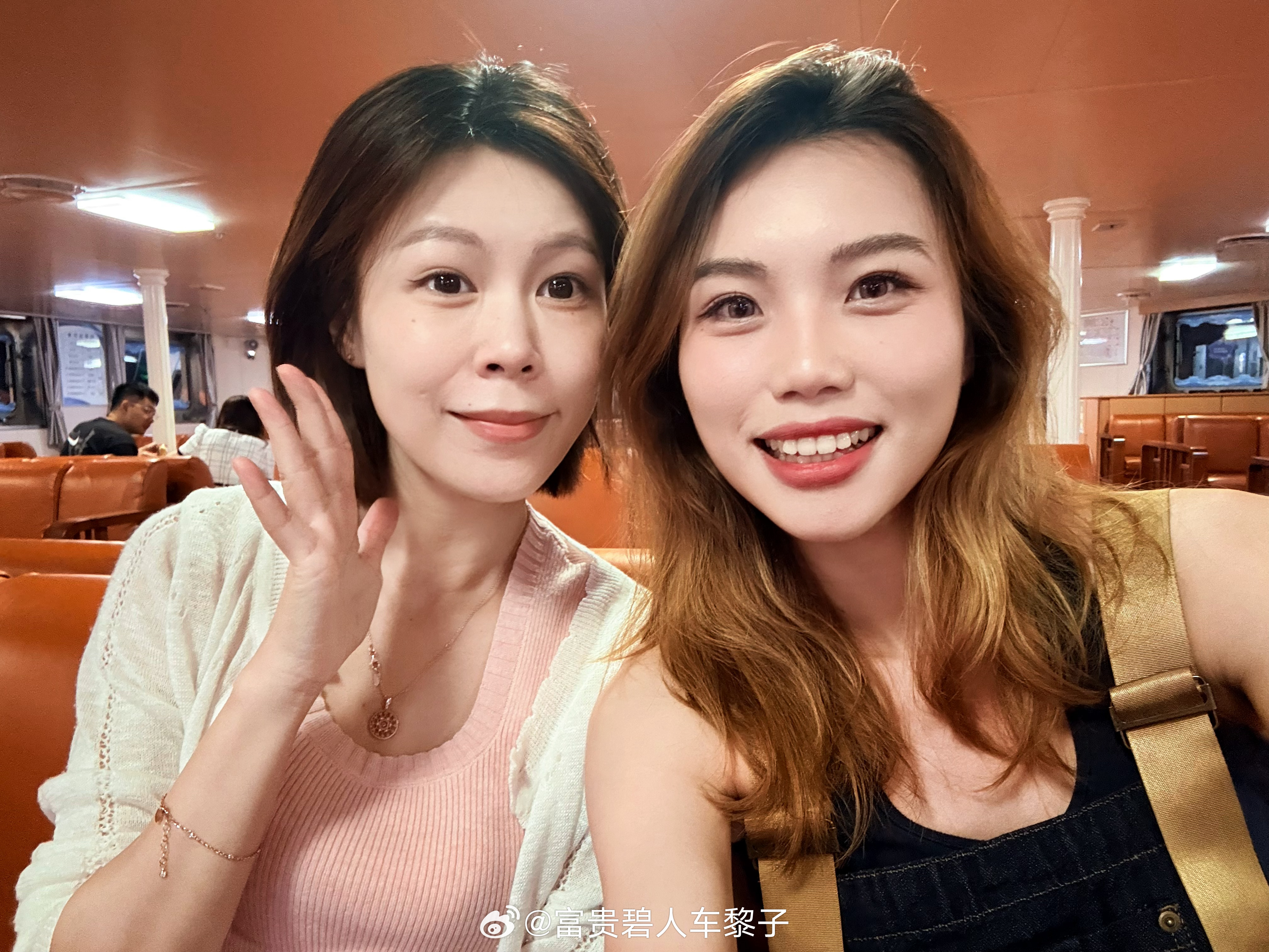 听说大家都在找车黎子在哪里？我和bon姐在一起啊