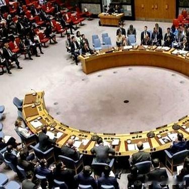 《中日联合国激战！中方重提东京审判，高市开始梭哈，输了就下台？日方或提解散众议院