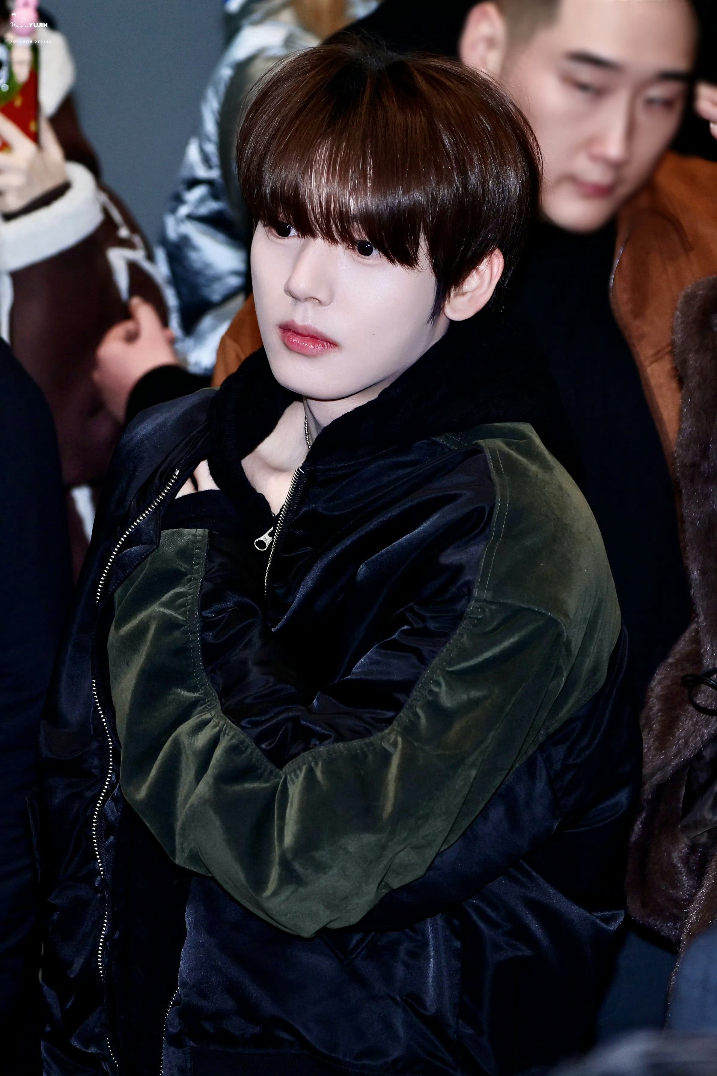 韩维辰出发台北韩维辰出发台北场巡演路透栗子头兔毛帅到没边了起落平安！ 