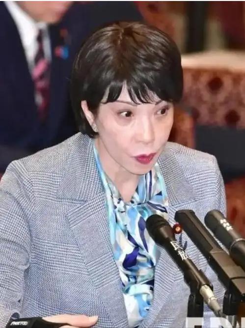 日本近期民调里那50%的反对票，从来都不是冰冷的数字，而是老百姓藏在生活里的真实