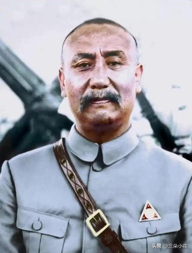 1960年，阎锡山死在台湾荒山，身边只剩一条狗；他曾带去几十箱黄金，到死才知那不
