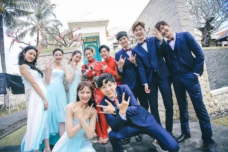 付辛博帅之外，他的伴郎团颜值也很高，帅气还年轻，分别是马可、周觅、董力和胡夏。