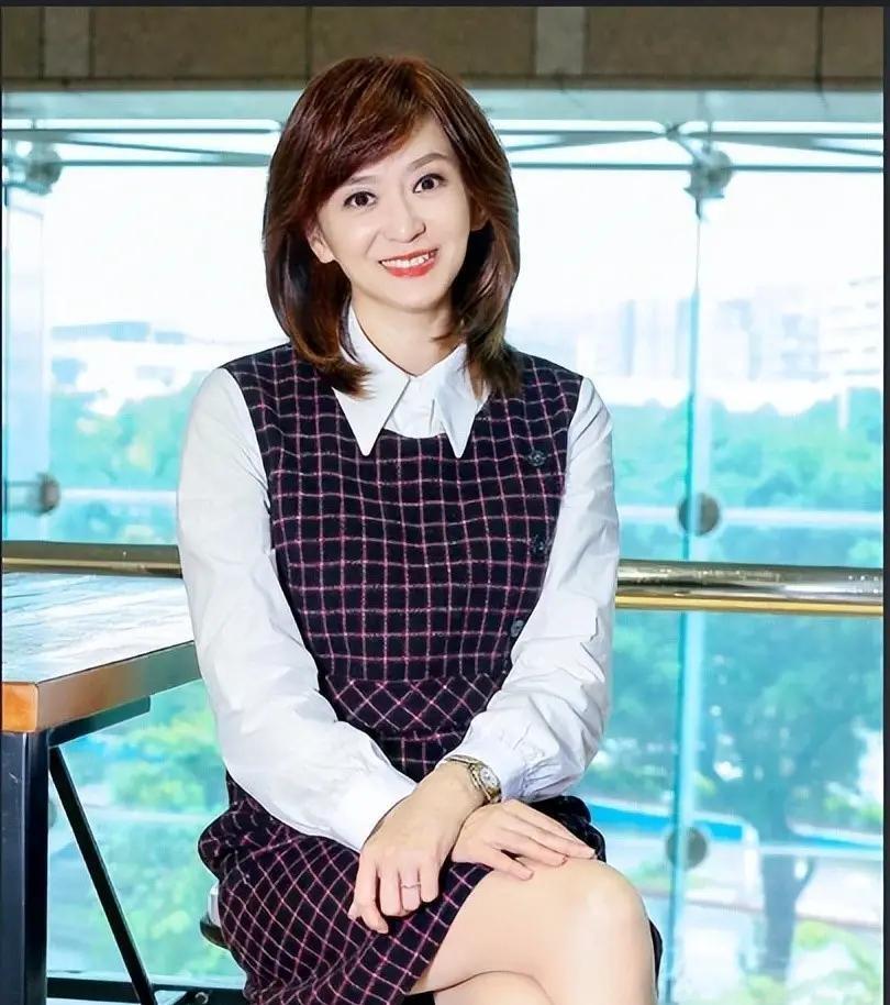 2005年8月，周玉琴生下女儿宁宁。这一年，她跟创投圈精英丁学文的婚姻，已经走了