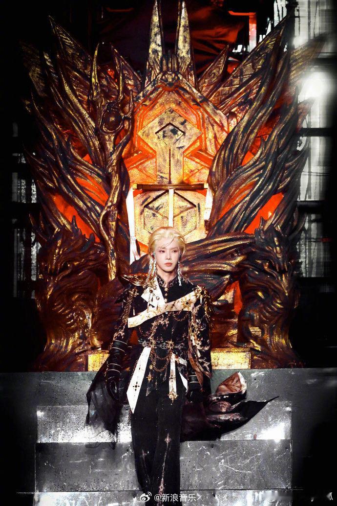 华晨宇5场演唱会带动南京54万人次 歌迷边听歌边打卡，汤山一天比一天热闹，人气和