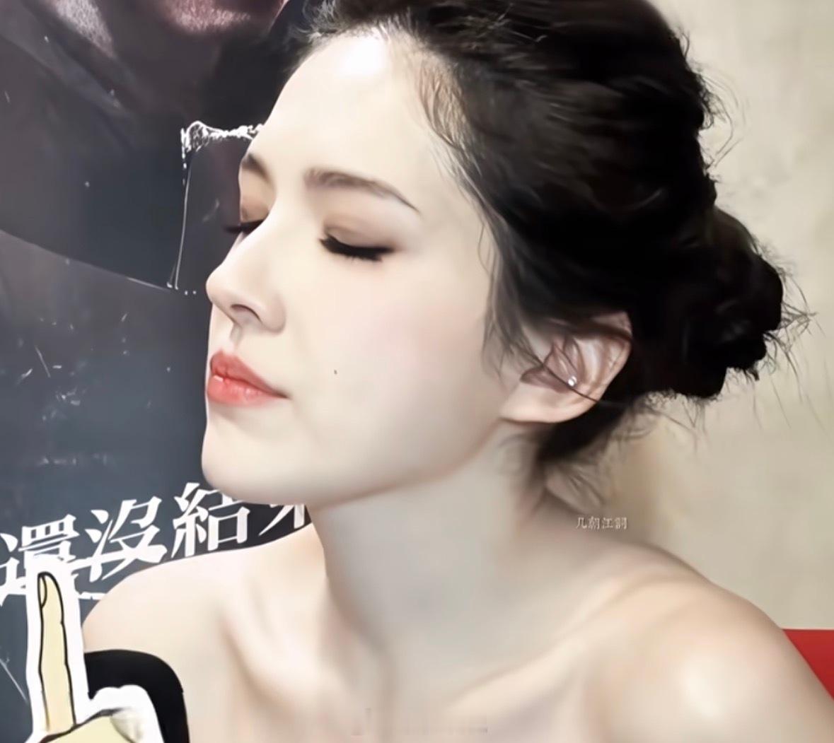 早期的许玮甯，骨相超人这一块... 