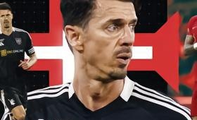 “谢谢你，足球！” 葡超赛场上，老将丰特迎来了他第882场也是生涯最后一战。24