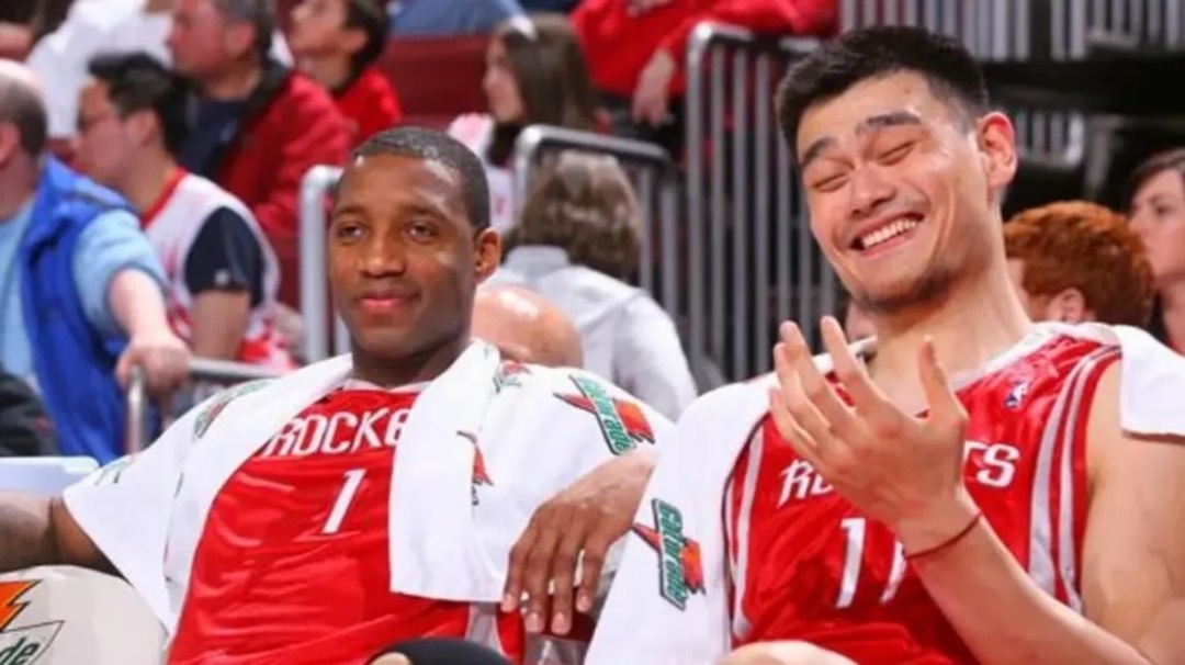 NBA火箭队史最强阵容首发阵容：PG：凯尔文·墨菲火箭队史助攻王（4402次），