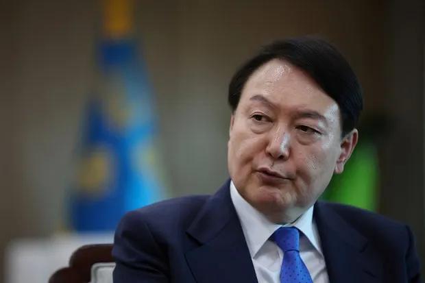 我们还没怎么敲打，韩国政府居然召见中国驻韩大使以表达不满！尹锡悦真是越来越作死了