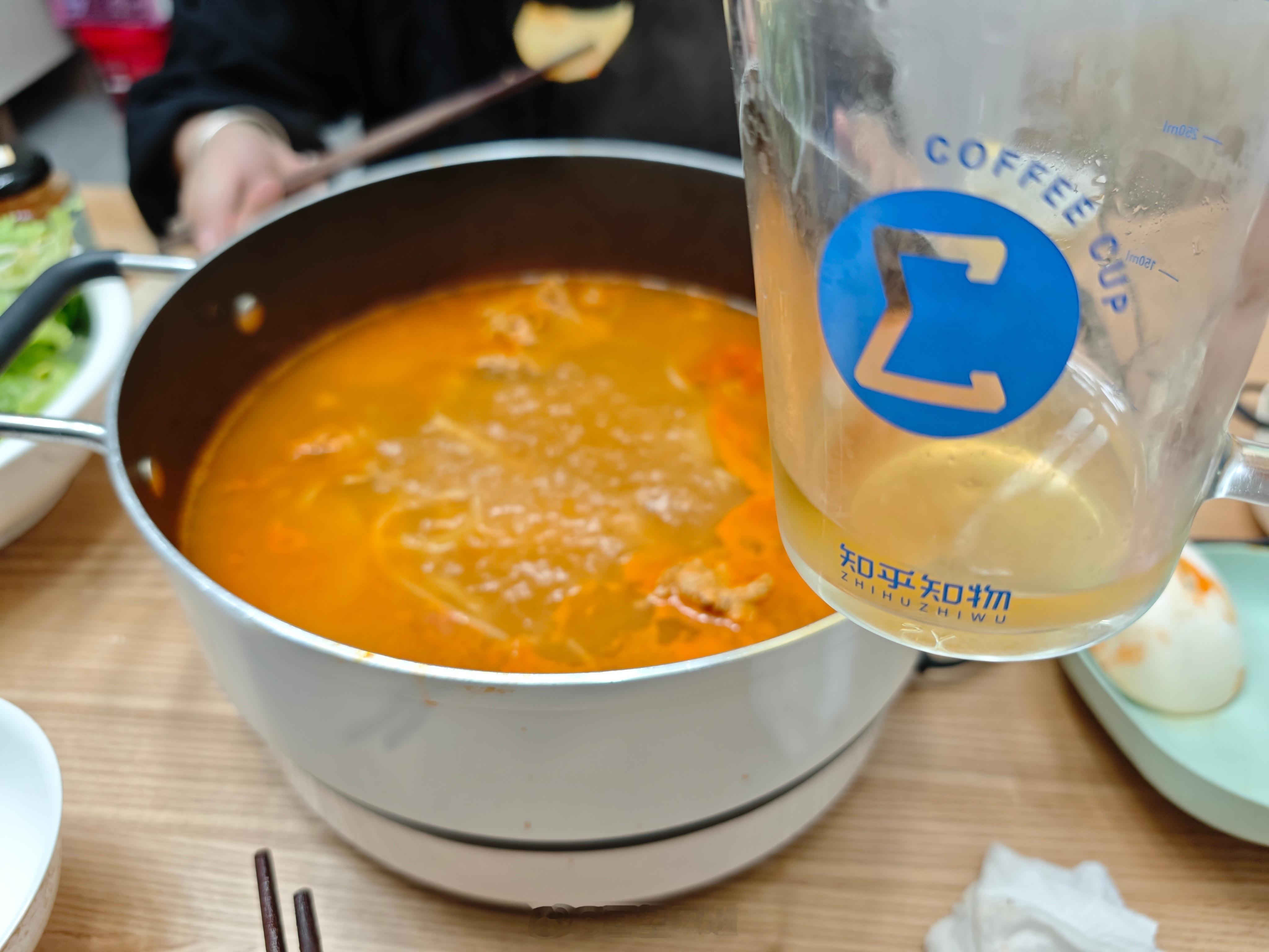 火锅吃完了，酒也喝完了[爱你] ​​​