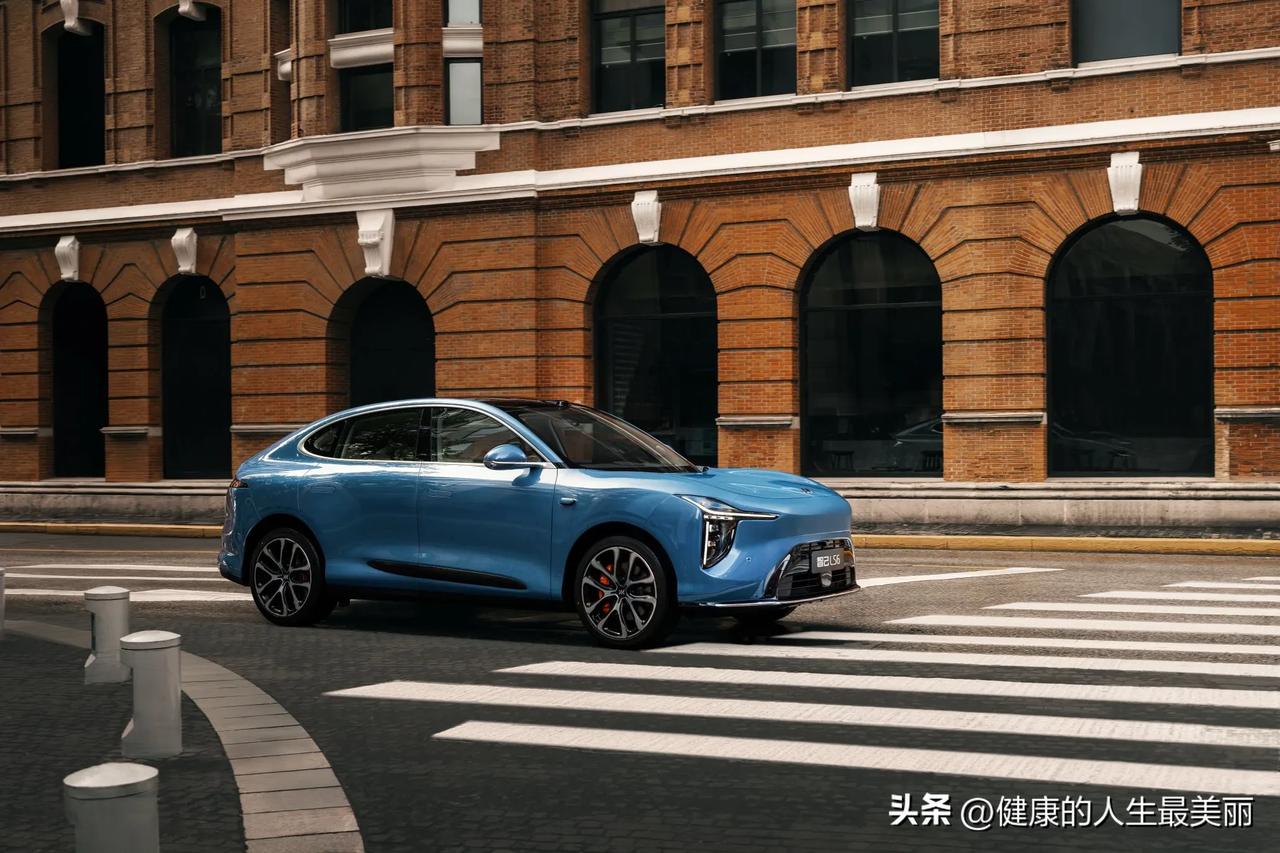 IM AD 3.0系统的加入，让智己LS6实现了去高精地图的城市NOA功能，无论