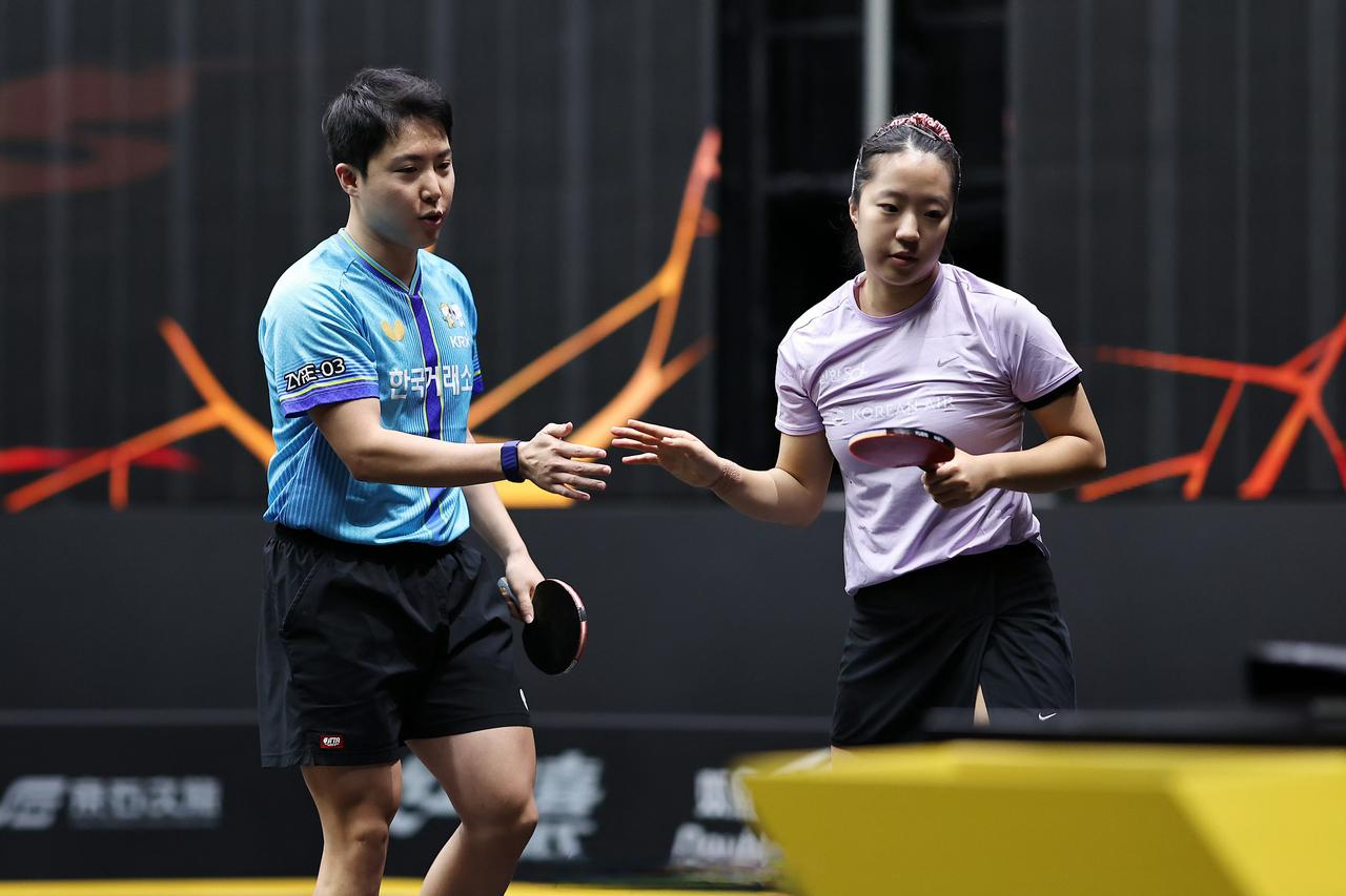 WTT中国大满贯混双决赛：林鍾勋/申裕斌3-2逆转林昀儒/郑怡静，夺得冠军，进一