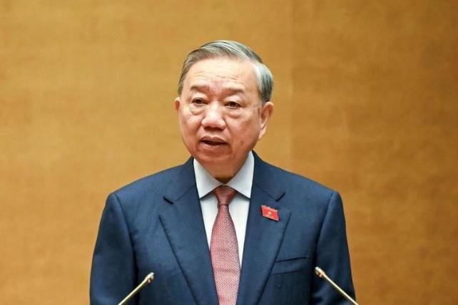 访问结束！苏林携夫人坐火车回国，租了10架C909走了

为期四天的中国访问落下