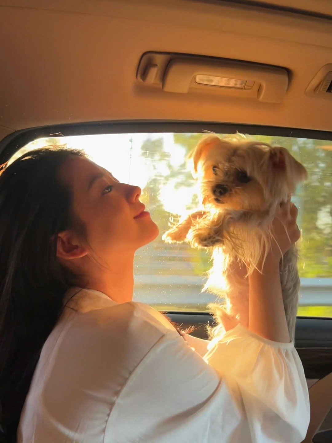 看到何蓝逗演绎的职场新人郭小雨，领导讲话照镜子、许愿不用word，这不就是每个打