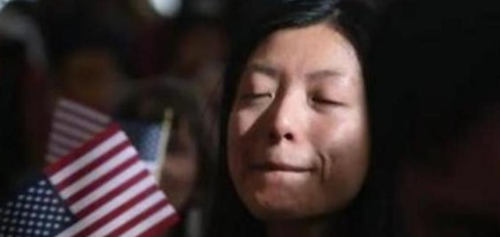 一位定居美国 25 年的华人高管直言：当年挤破头移民的顶尖精英，子孙两代就大概率