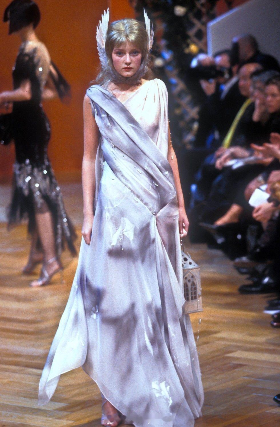 Givenchy SpringSummer 1999 | 春日精灵 