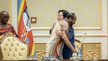 离台不足48小时！赖清德偷渡窜访被困，洪秀柱直言：干脆留下
 
宜兰地震灾情未平