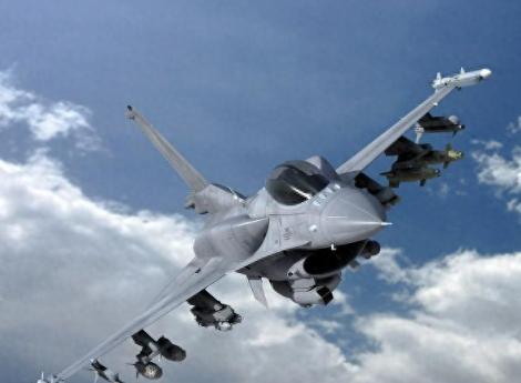 菲律宾打算花55.8亿美元，从美国手里买20架F-16战斗机。

算下来，一架差