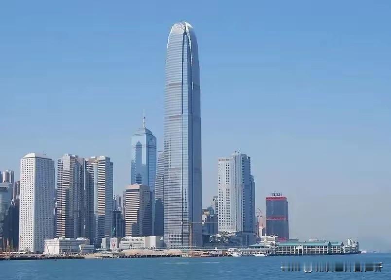 波士顿咨询公司：
2025年香港，
跨境财富管理规模达2.95万亿美元，
增长了