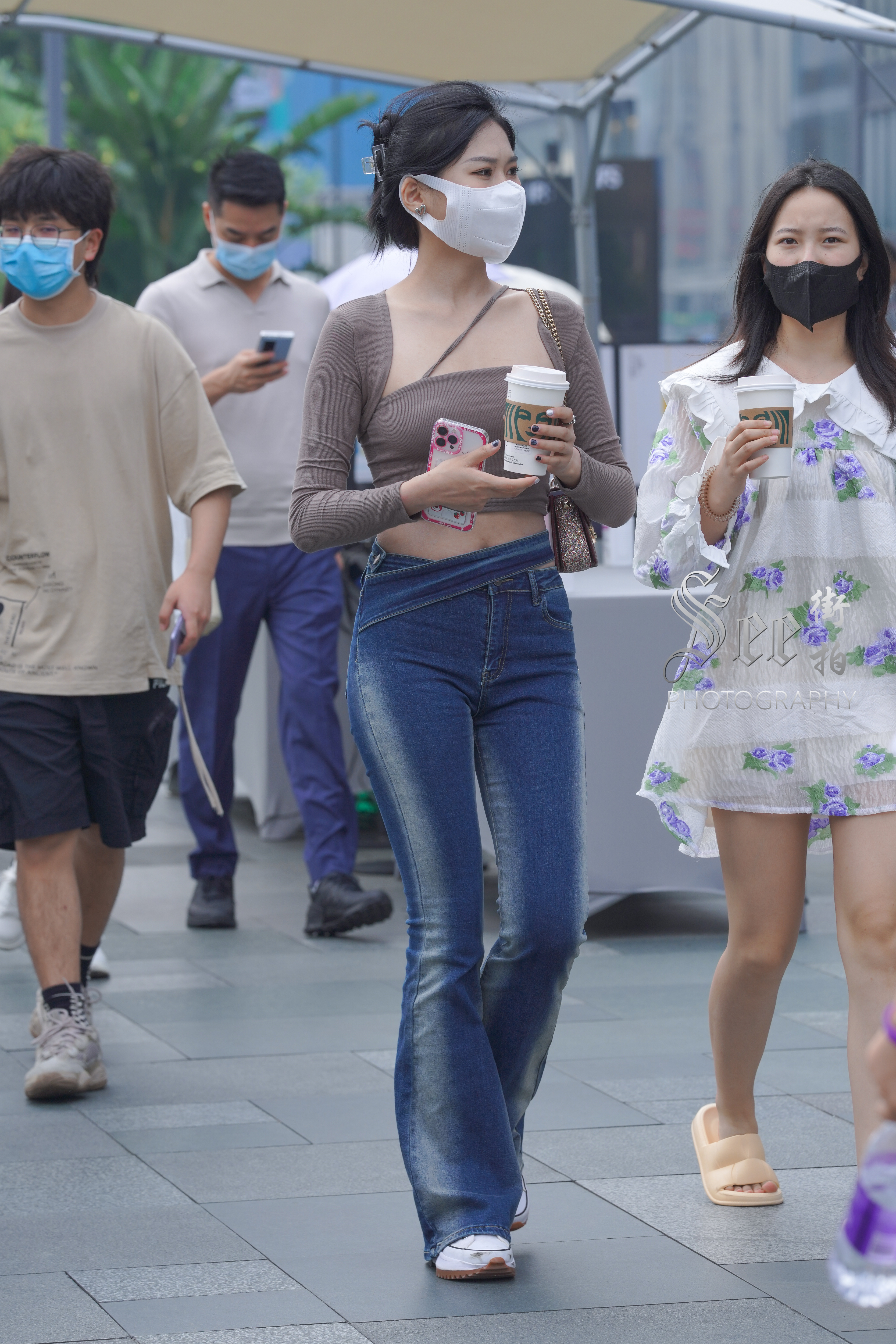 牛仔裤百搭显身材~~ ​​​