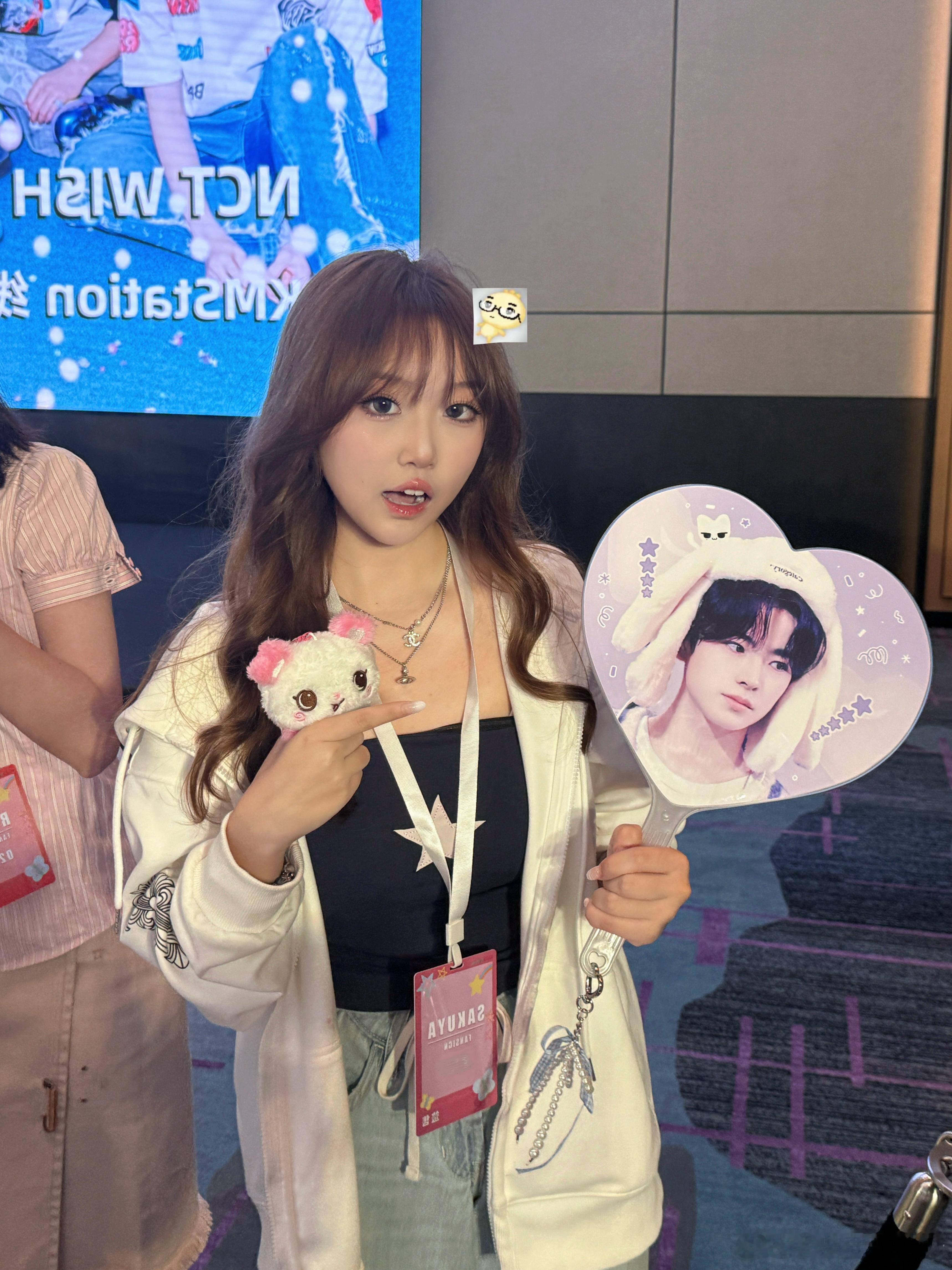 谁懂 昨天约妆的姐妹去签售被饭撒三次的幸福 ​​​
