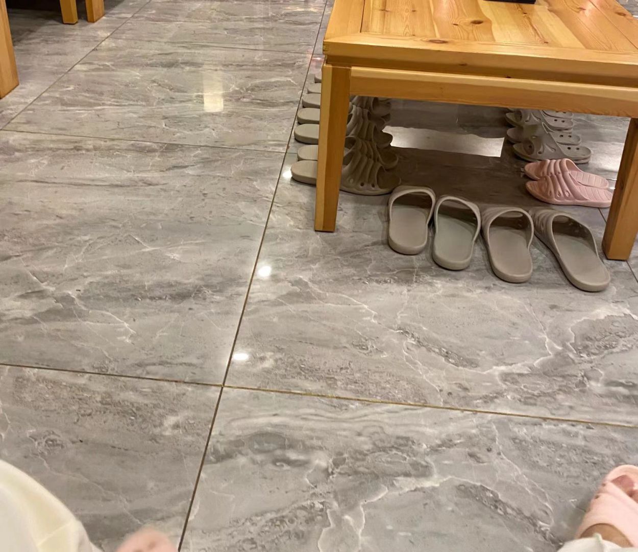 搓澡大姨掰开我屁股缝的那刻，我放了个屁😭