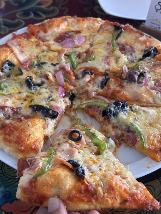 ebc南池在夏尔巴人咖啡店 吃到人生pizza🍕