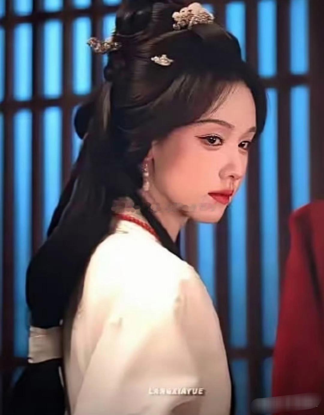 《长月烬明》主演无一人宣传陈都灵新剧真成对家了。