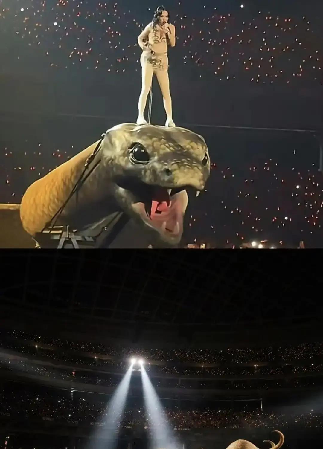 演唱会一开场，机械蛇张嘴，雕塑牛瞪眼，悬空的剑台闪着冷光。蔡依林披“女祭司”袍子