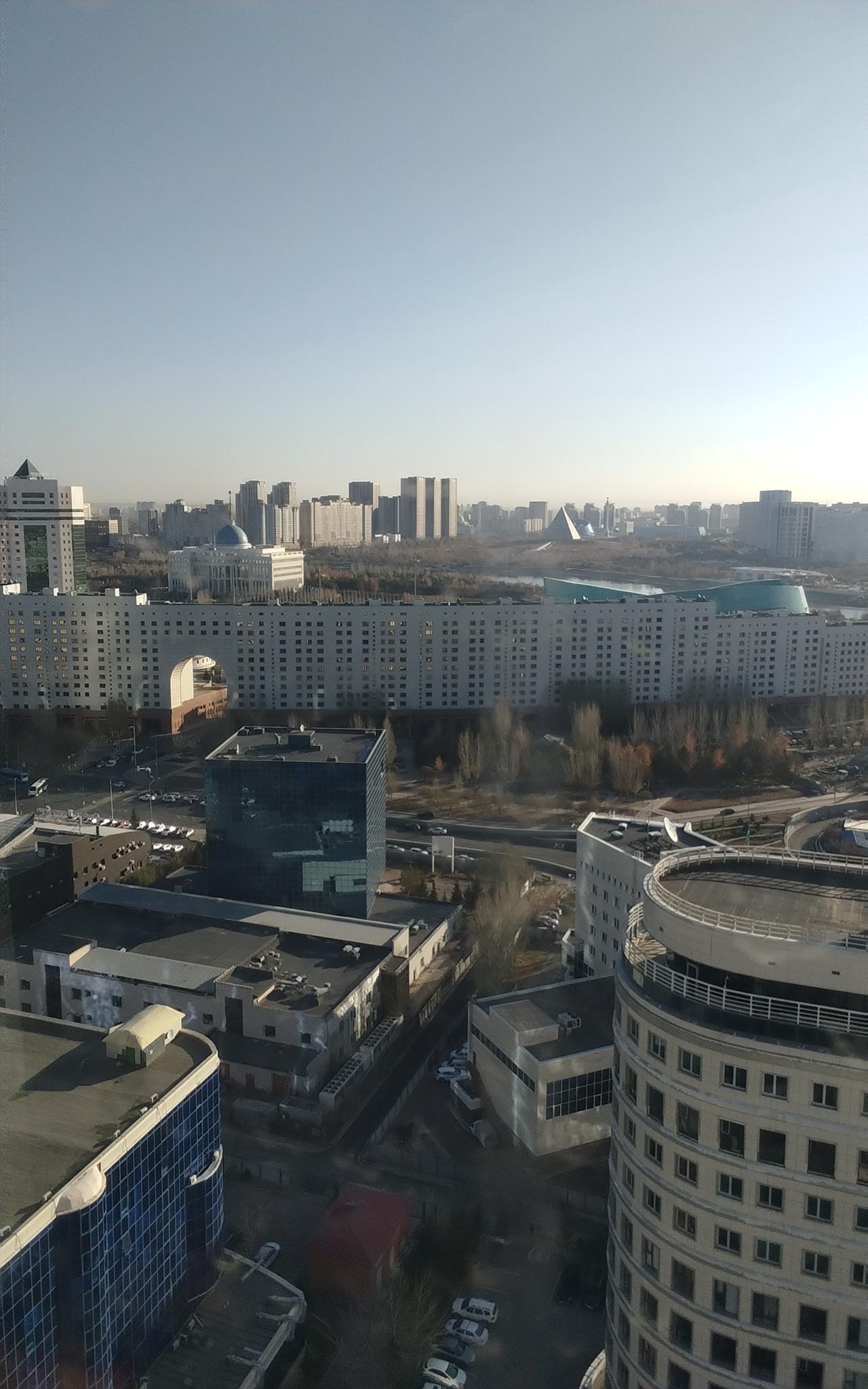 分享一张你拍的建筑今天还在哈萨克斯坦首都阿斯塔纳，这里天冷了，经济也萧条很多，昨