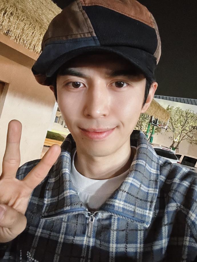 赵小童说归陡门好冷啊  赵小童归陡门好冷 赵小童归陡门喊冷，这寒冷天气，他要照顾