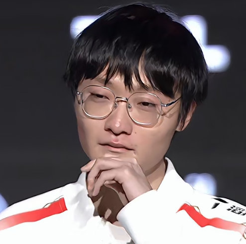 #Tian赛后采访哭了#小天也哭了~诶~不容易啊！#lpl超话助威团# ​​​