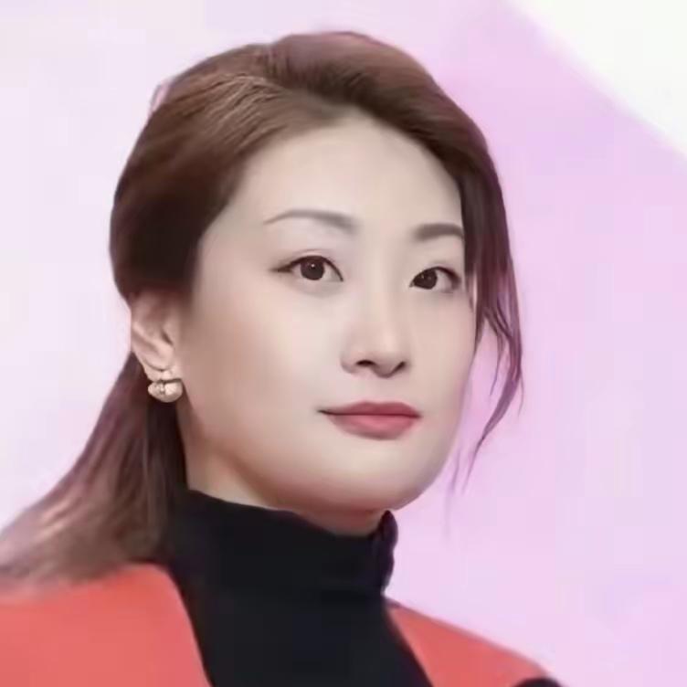 宗馥莉离职后，娃哈哈或面临三重挑战。
 
一是内部动荡：她掌权时更换了大量管理层