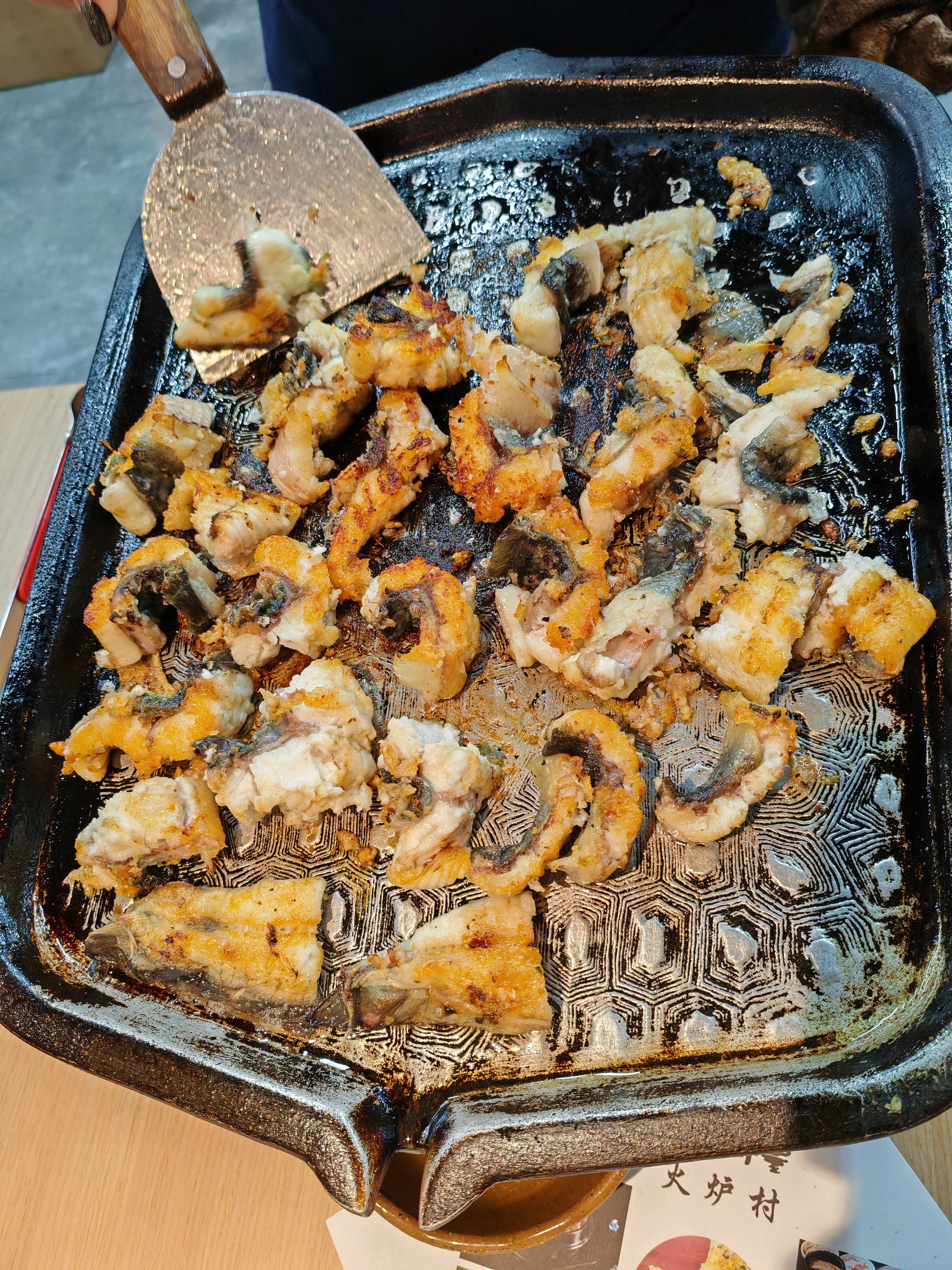 请问你为什么这么贵就是因为你是活鳗鱼吗 青岛