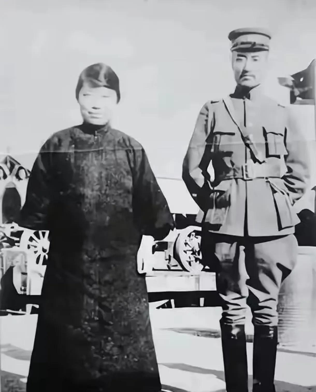 郭松龄起兵反奉时，下令将拒绝参与的四个师长及30多个军官枪决，经人劝阻后，才将这