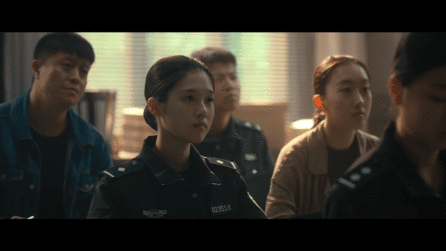 低智商犯罪云合登顶 全网追剧热潮来袭，口碑发酵出圈，稳稳霸占榜单高位。 