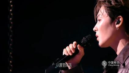 侯明昊 好听侯明昊爱错 侯明昊唱歌就像一场浪漫的约会，他用声音传递着爱意和温暖。