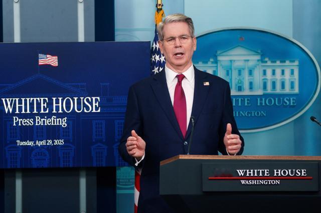 北京时间2月27日，美国财政部长贝森特在社交媒体上发表了一段看似热情洋溢的外交贺