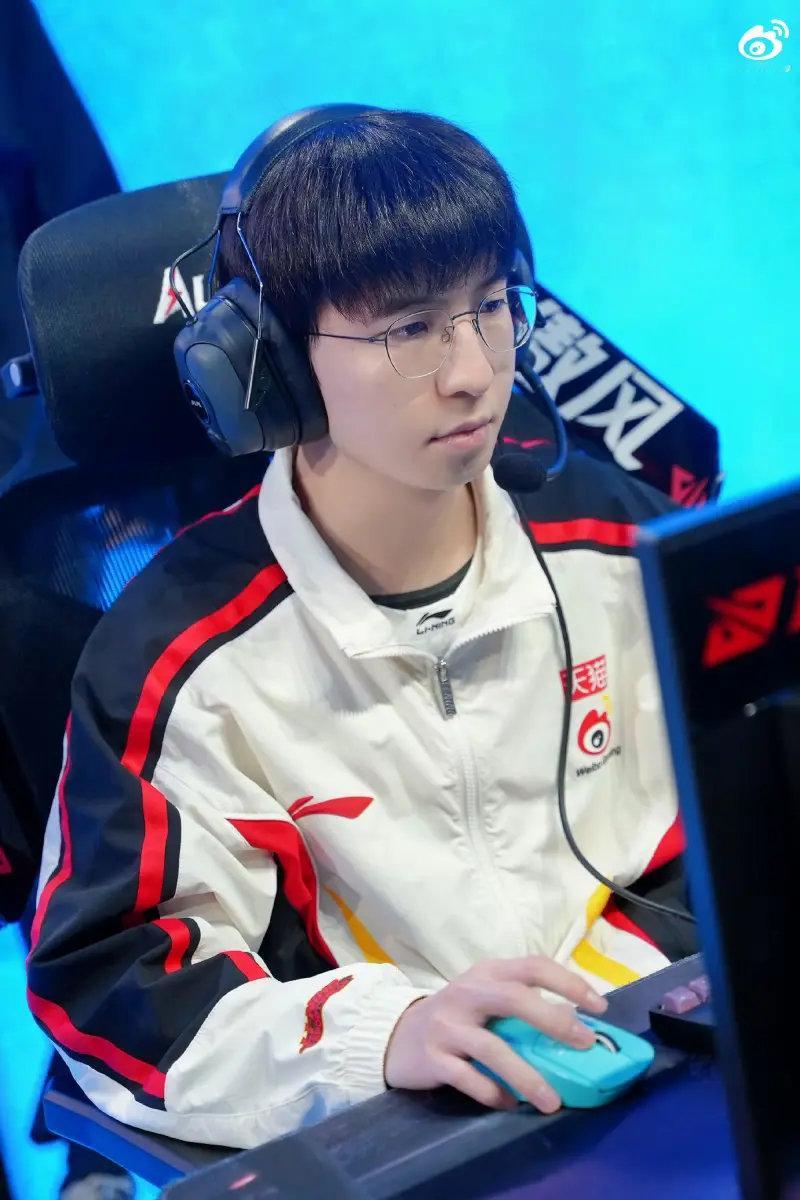 Elk从“小丑”变“赵大哥”，Viper从世一AD变团战隐身，AD的状态差距到底