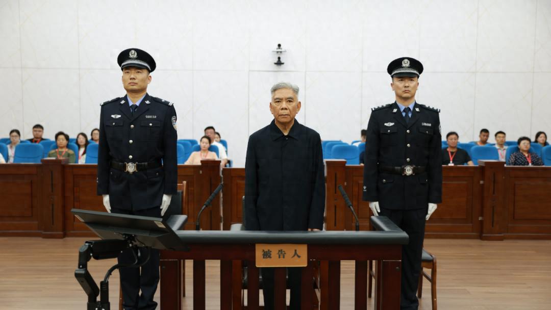 贪6253万 “老虎”徐宪平被判15年，现在72岁的徐宪平曾出镜央视的反腐节目公