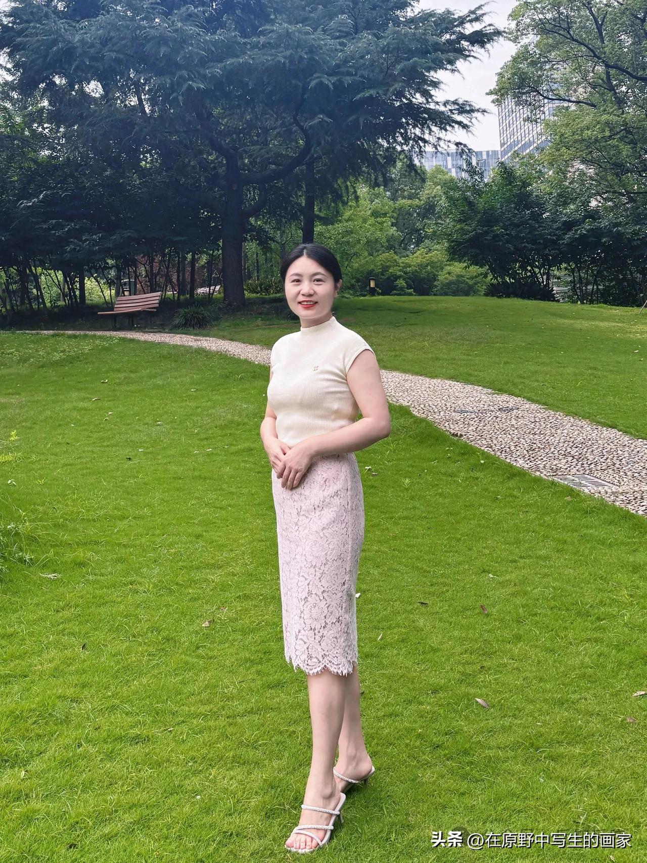 女人怎样穿搭，更显气质